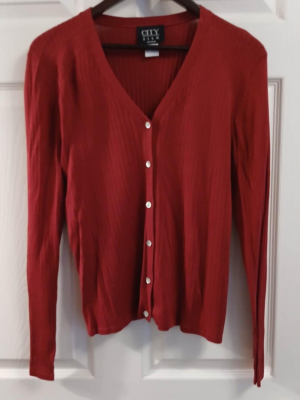 City Silk Knitwear Red Ribbed V-Neck Button-Front Cardigan